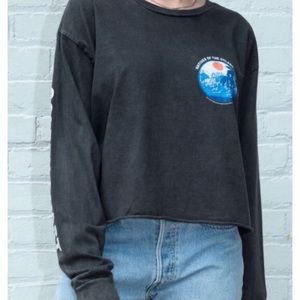 Brandy Melville Cropped Long Sleeve Graphic Top